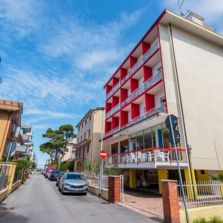 Hotel Serafini リミニ エクステリア 写真