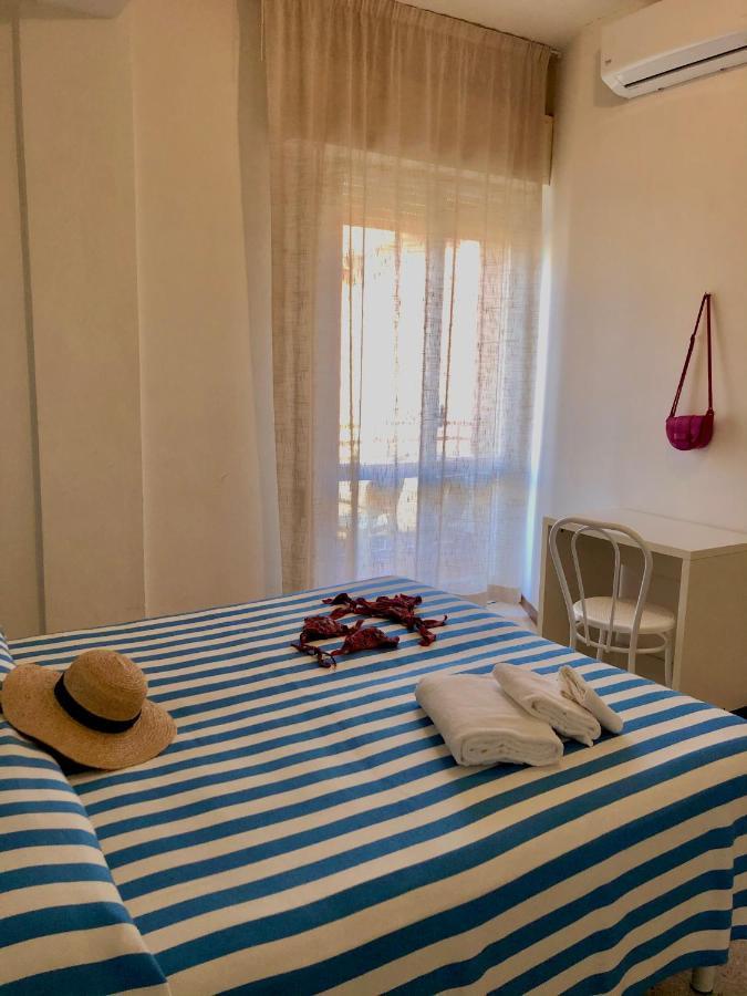 Hotel Serafini リミニ エクステリア 写真