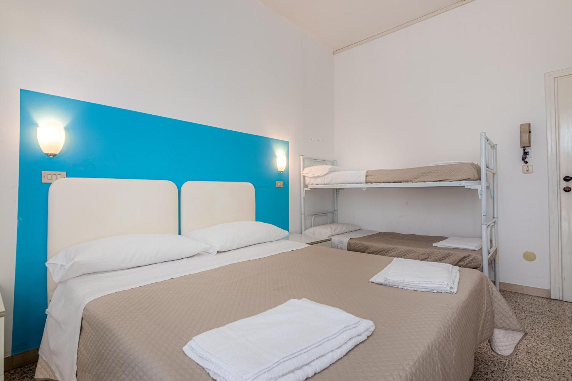 Hotel Serafini リミニ エクステリア 写真