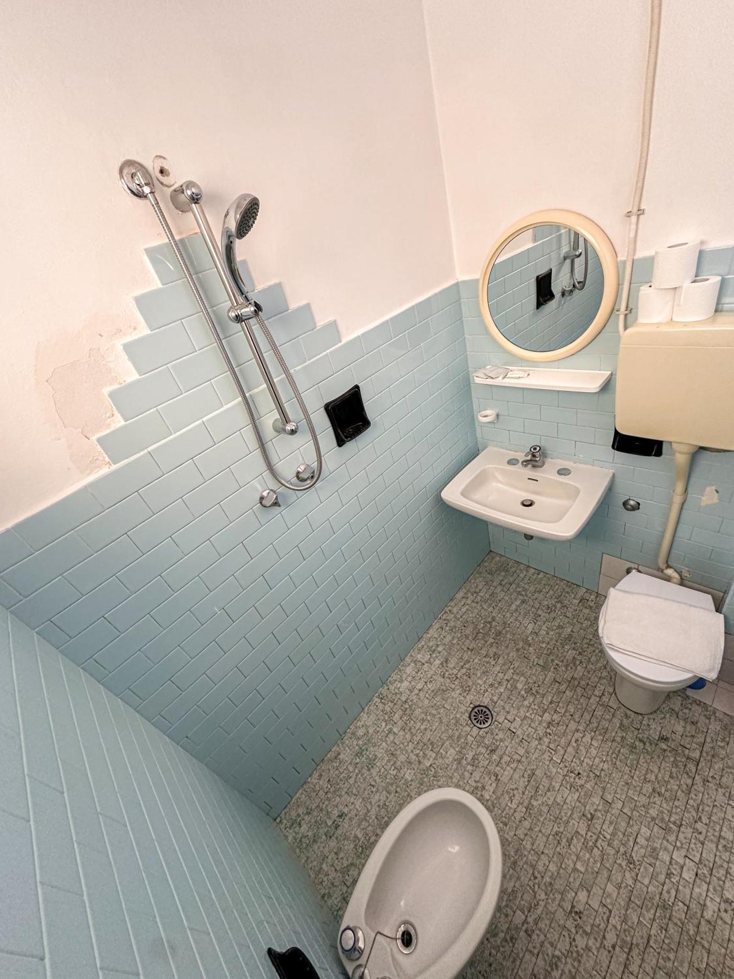 Hotel Serafini リミニ エクステリア 写真