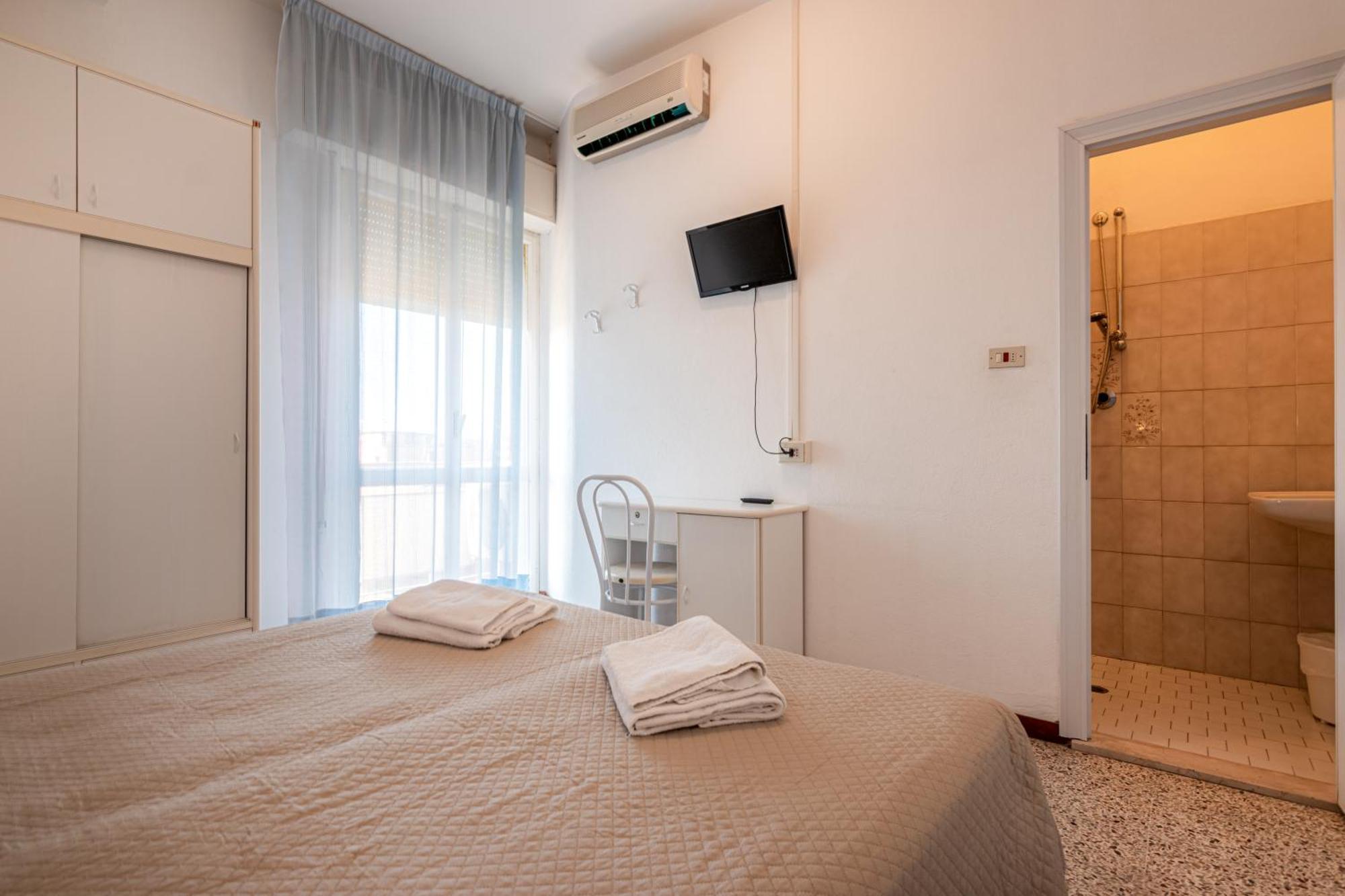Hotel Serafini リミニ エクステリア 写真